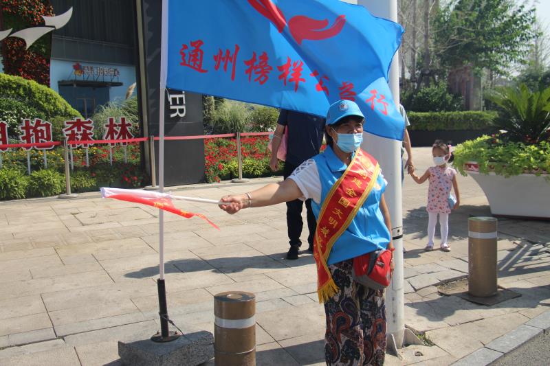 <strong>抽插性爱口交喷水动态图</strong>